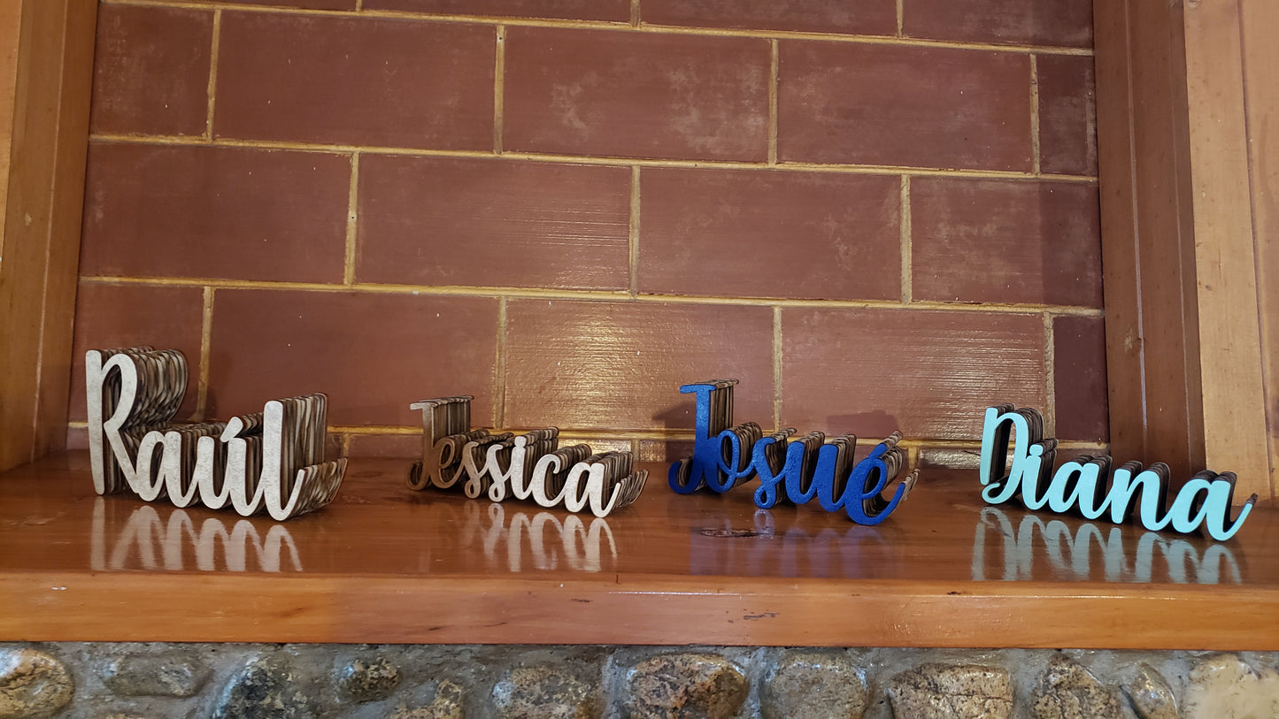 4 nombres personalizados de 15 cm